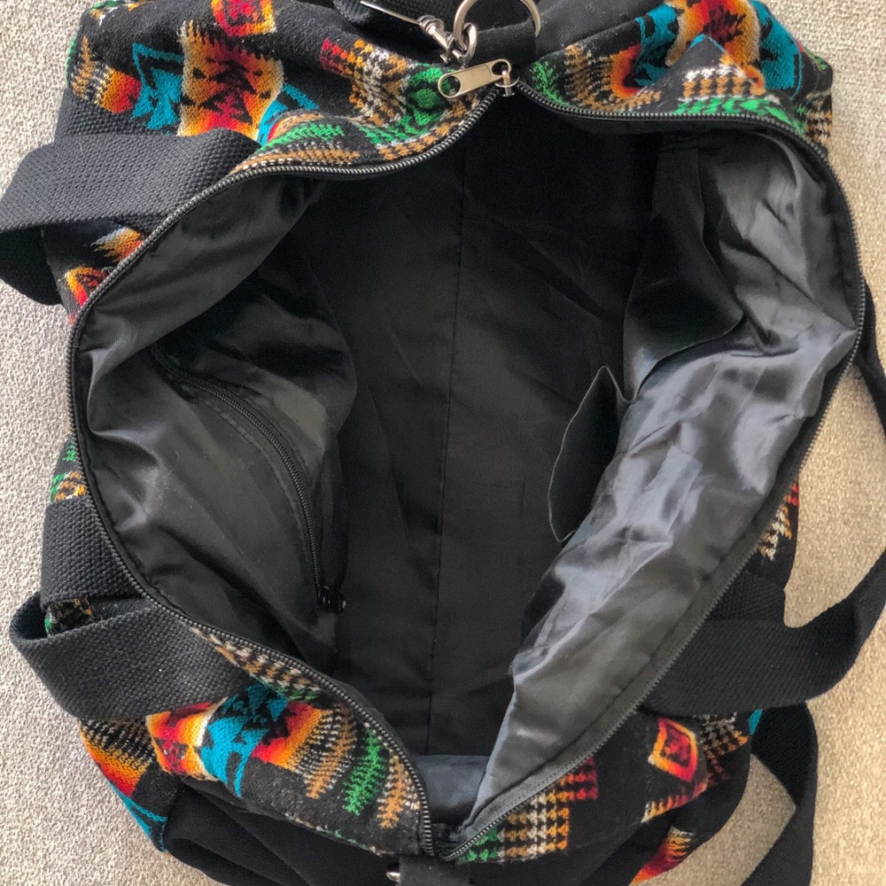 Pendleton Southwestern Wool Duffle Bag - Picture 5 of 6